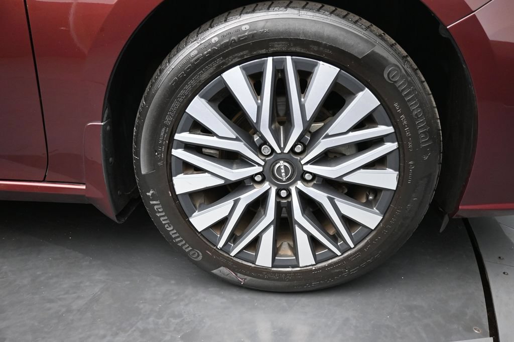 Used 2024 Nissan Altima 2.5 SV AWD/4WD image 10