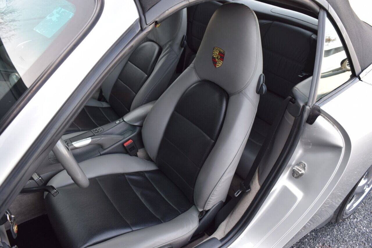 Used 1999 Porsche 911 Cabriolet image 41