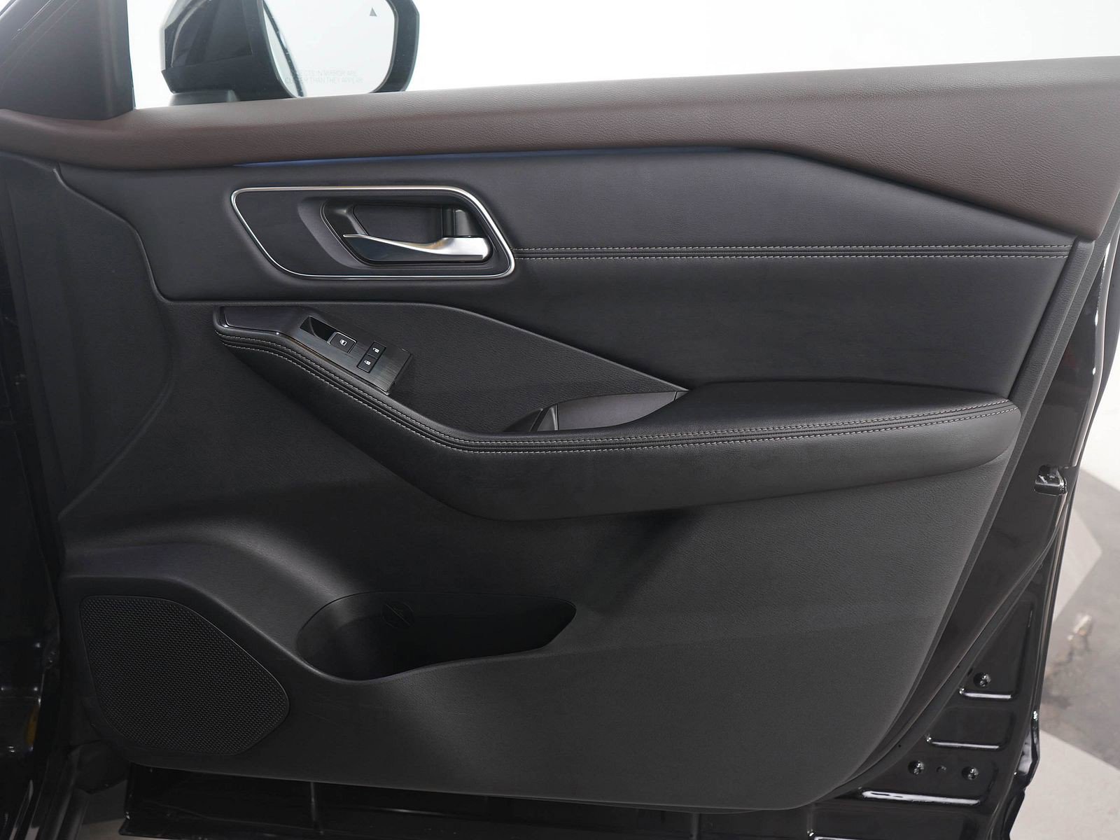 Used 2023 Nissan Rogue Platinum image 13