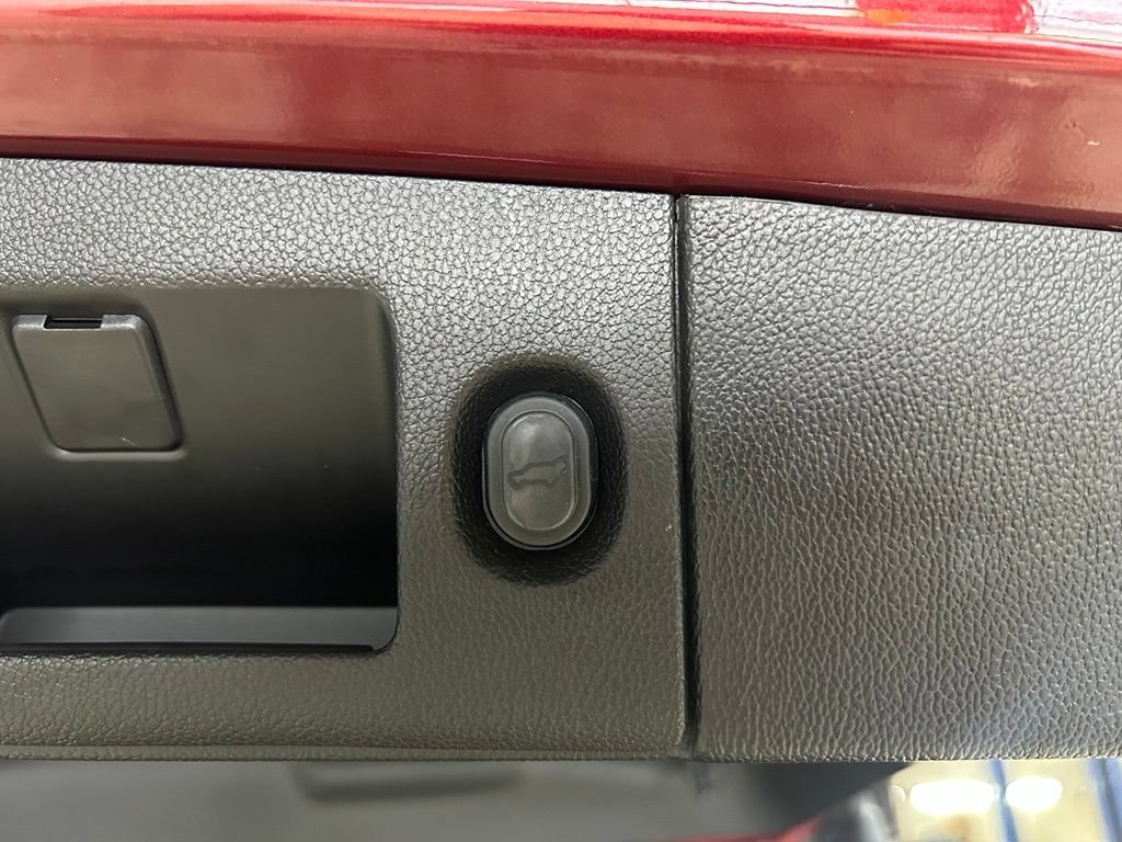Used 2019 Chevrolet Tahoe Premier AWD/4WD image 11