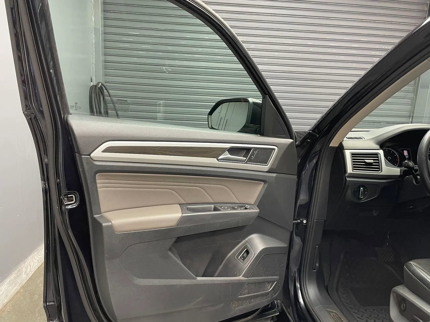Used 2021 Volkswagen Atlas SE w/ Panoramic Sunroof Package image 4