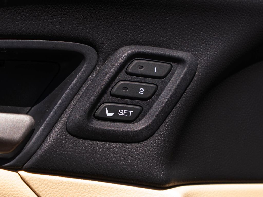 Used 2012 Honda Crosstour EX-L image 25