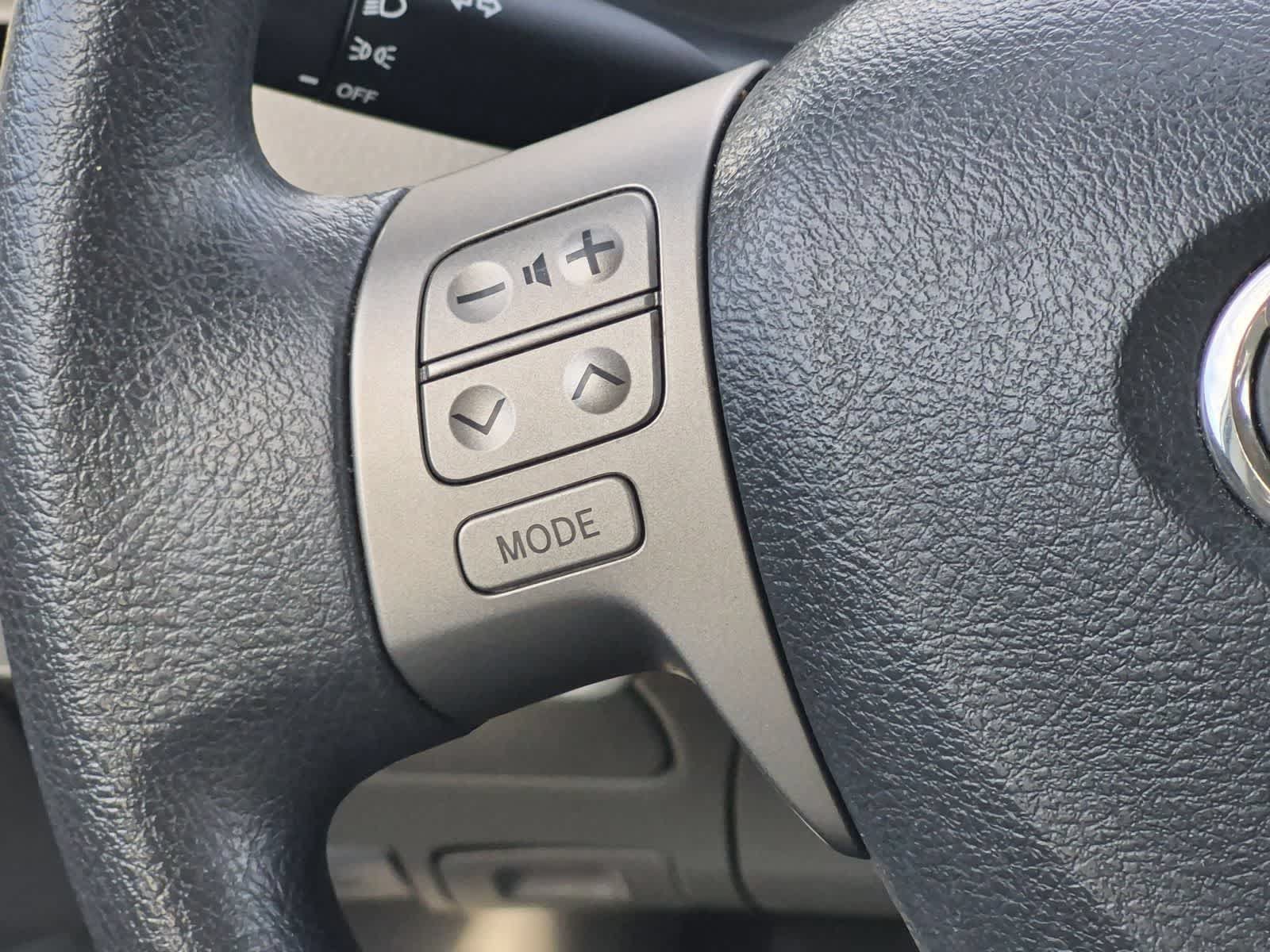 Used 2013 Toyota Corolla LE FWD image 22
