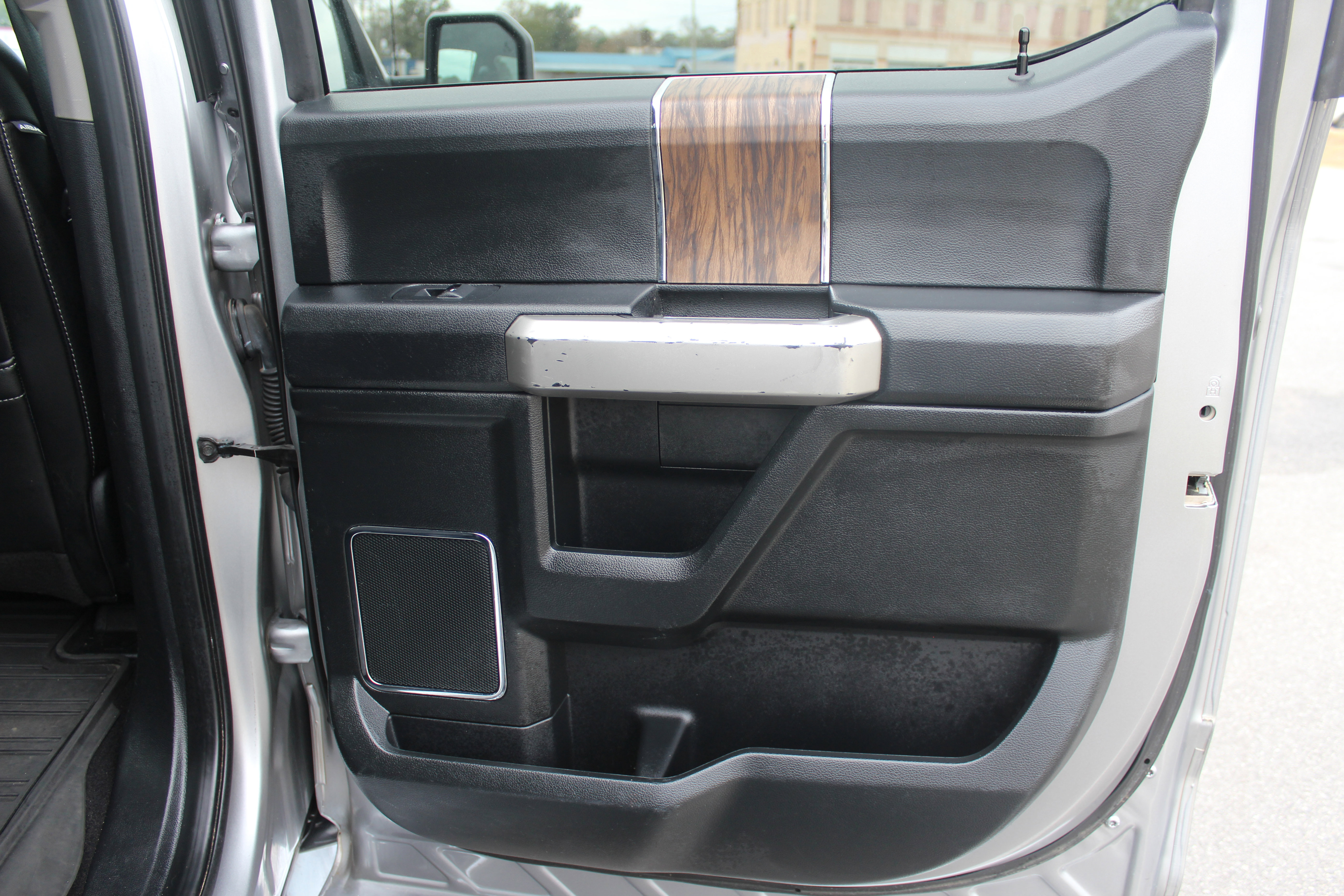 Used 2020 Ford F150 Lariat image 48