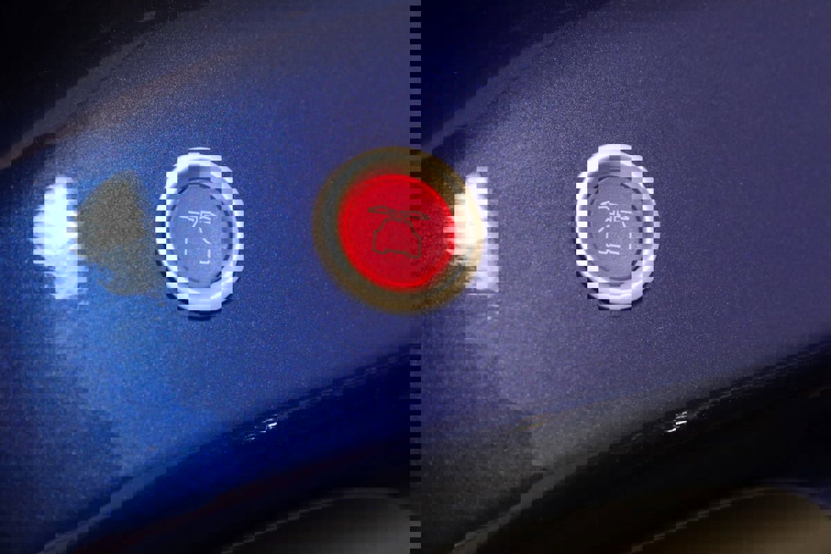 Used 2019 Tesla Model X 75D image 60