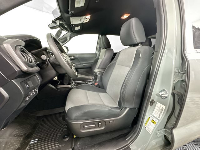 Used 2022 Toyota Tacoma TRD Sport w/ Technology Package AWD/4WD image 16