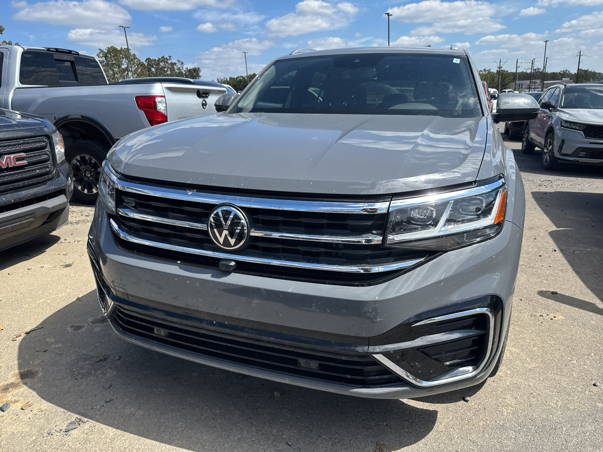 Used 2023 Volkswagen Atlas Cross Sport SEL Premium R-Line AWD/4WD image 2