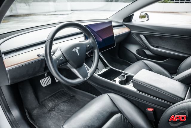 Used 2020 Tesla Model 3 Performance image 2
