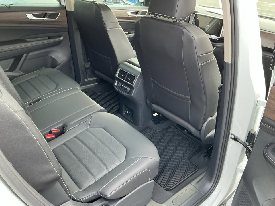 New 2026 Volkswagen Atlas SEL image 28