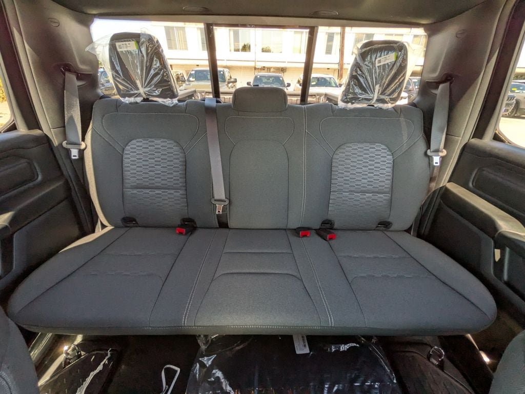 New 2026 RAM 1500 Express AWD/4WD image 13