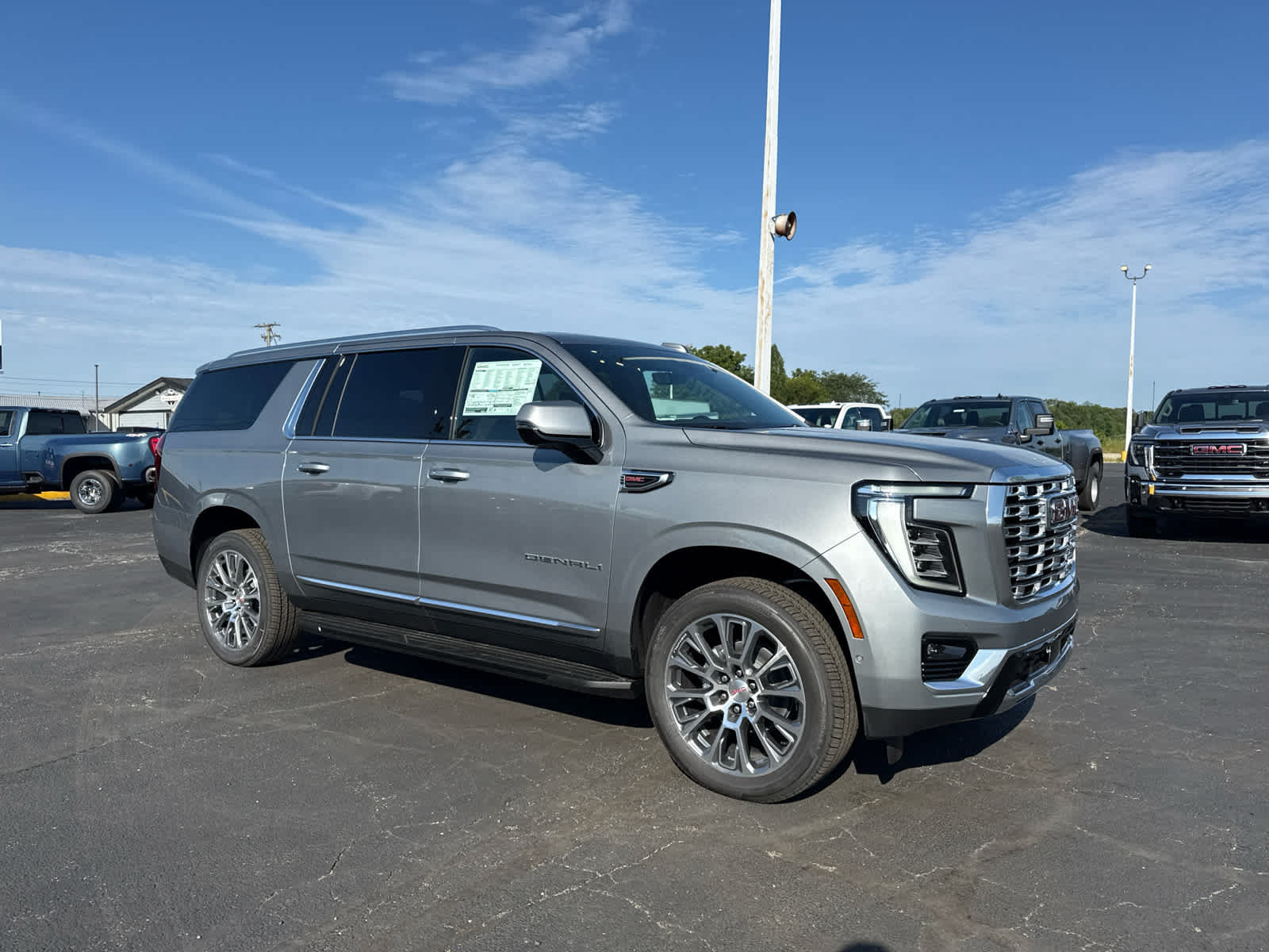 New 2026 GMC Yukon XL Denali w/ Advanced Technology Package AWD/4WD image 7