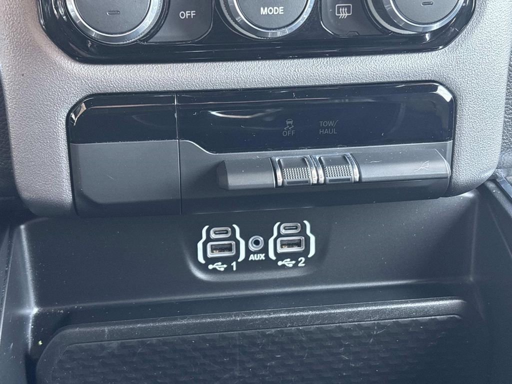 Used 2024 RAM 1500 Laramie image 11