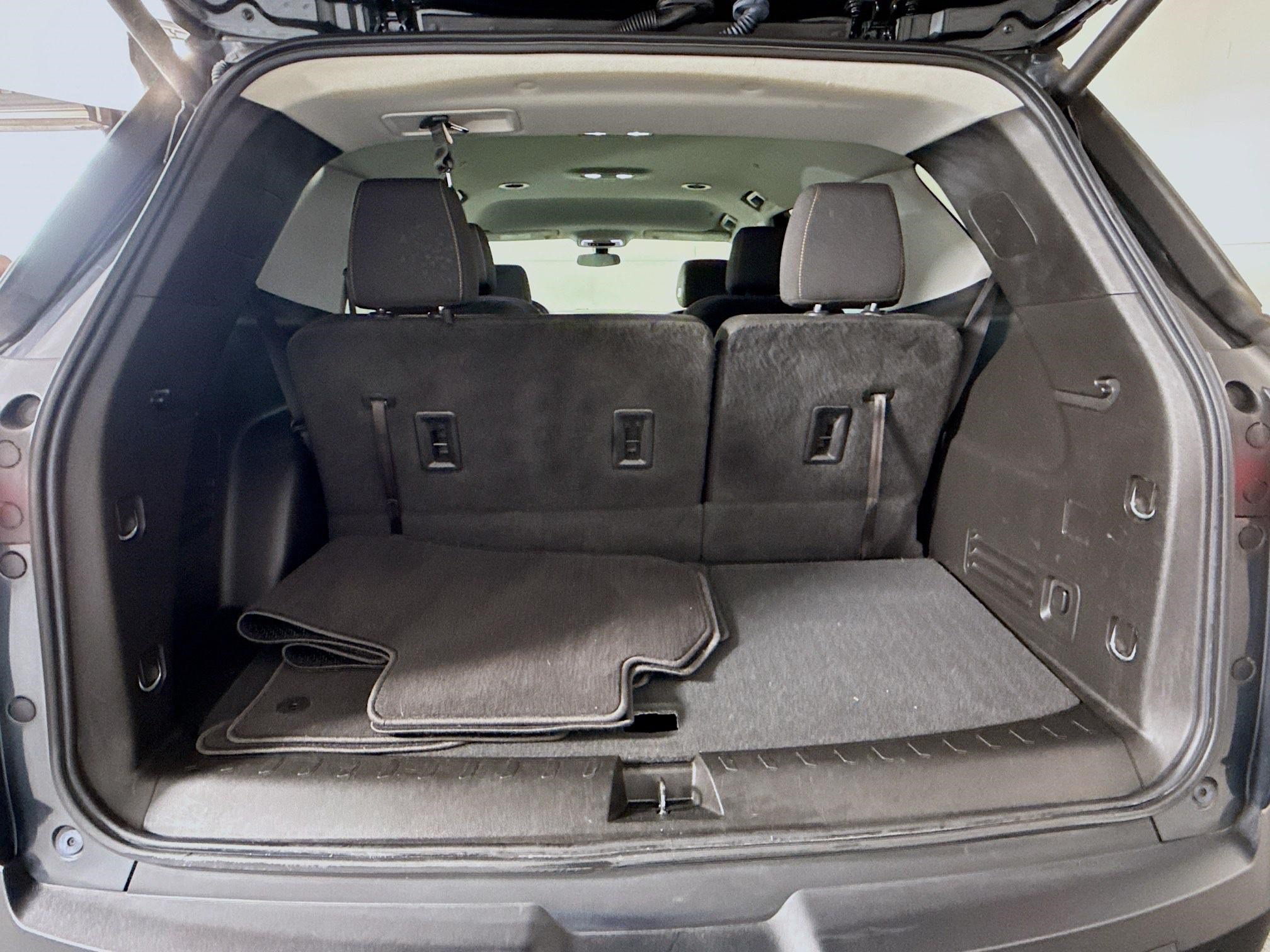 Used 2019 Chevrolet Traverse LT FWD image 35