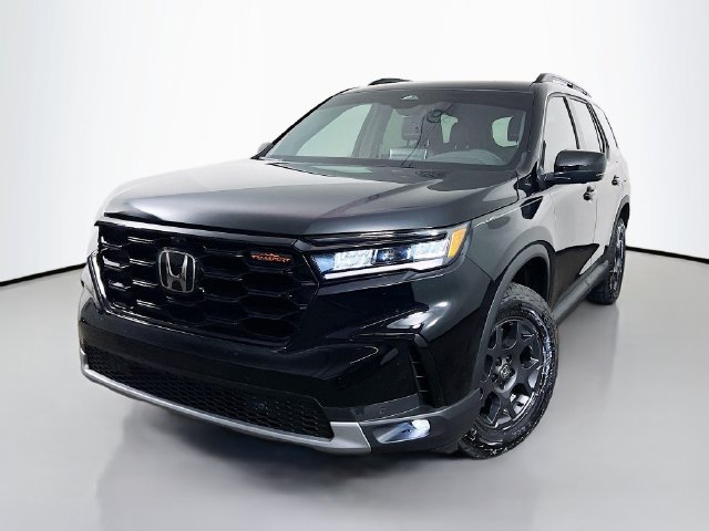 Used 2025 Honda Pilot TrailSport image 5