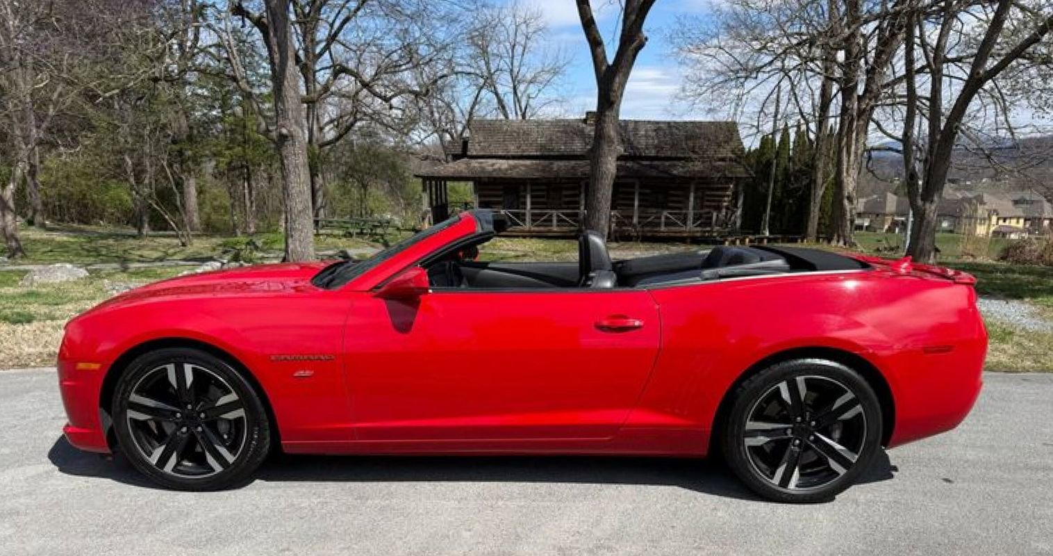 Used 2011 Chevrolet Camaro SS w/ RS Package image 10