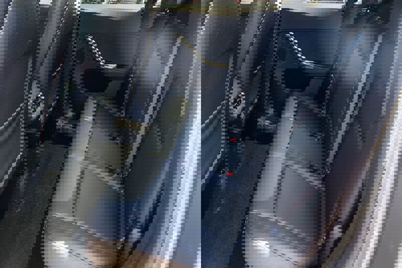 Used 2024 Tesla Model Y Long Range image 17