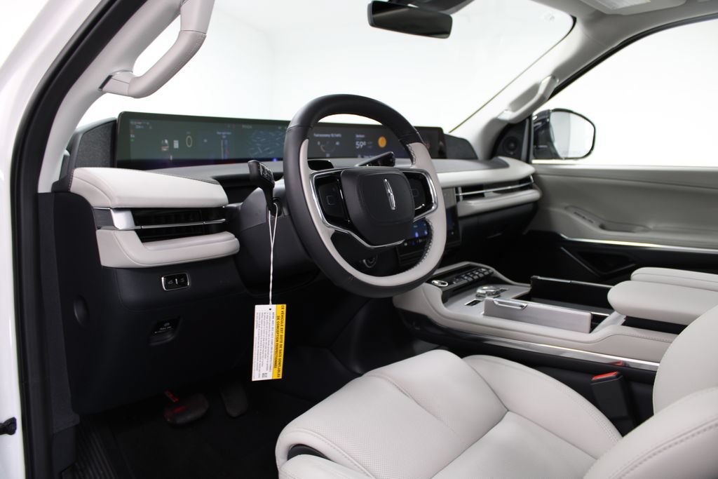 New 2026 Lincoln Navigator L Reserve AWD/4WD image 26