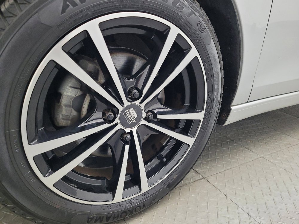 Used 2016 Chevrolet Spark LT image 31