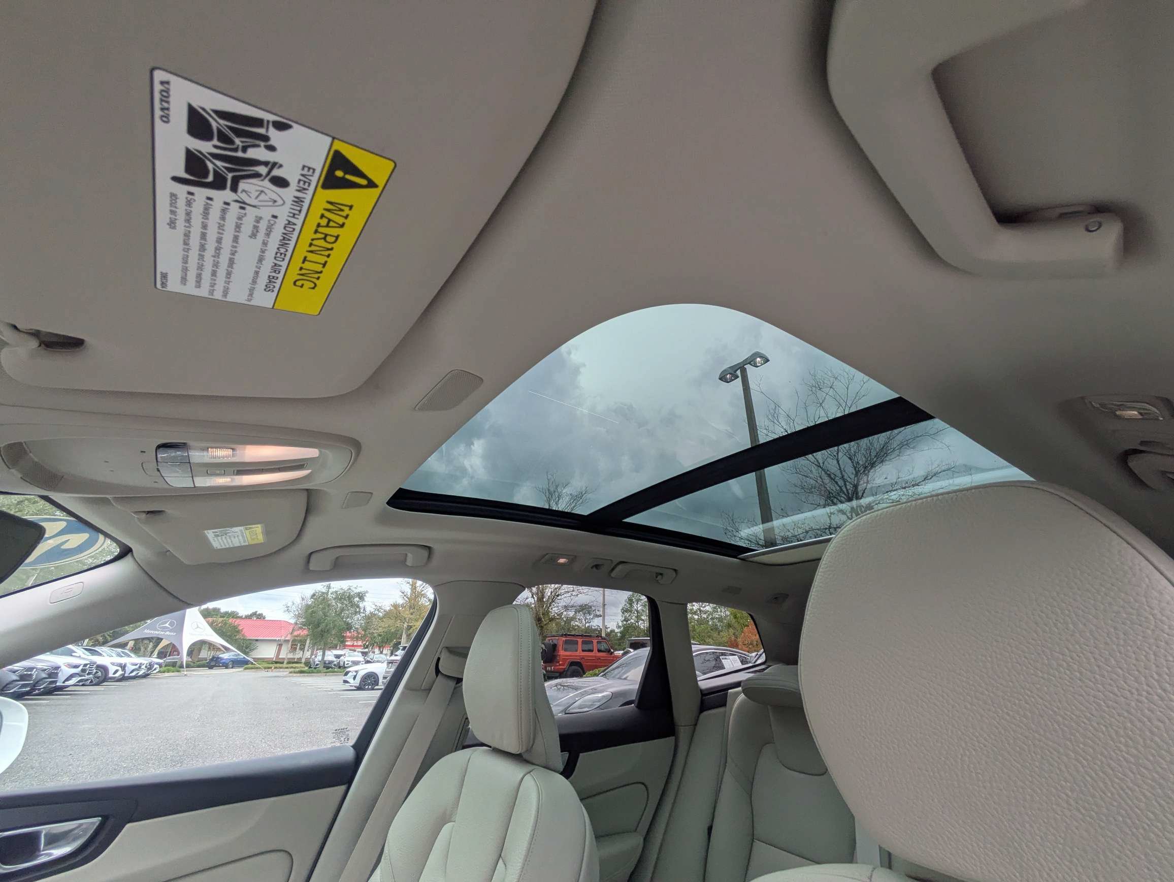 Used 2022 Volvo XC60 T8 Inscription Expression w/ Advanced Package AWD/4WD image 19