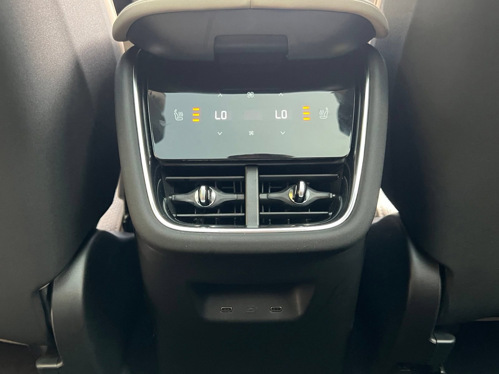Used 2025 Volvo EX90 Plus AWD/4WD image 34