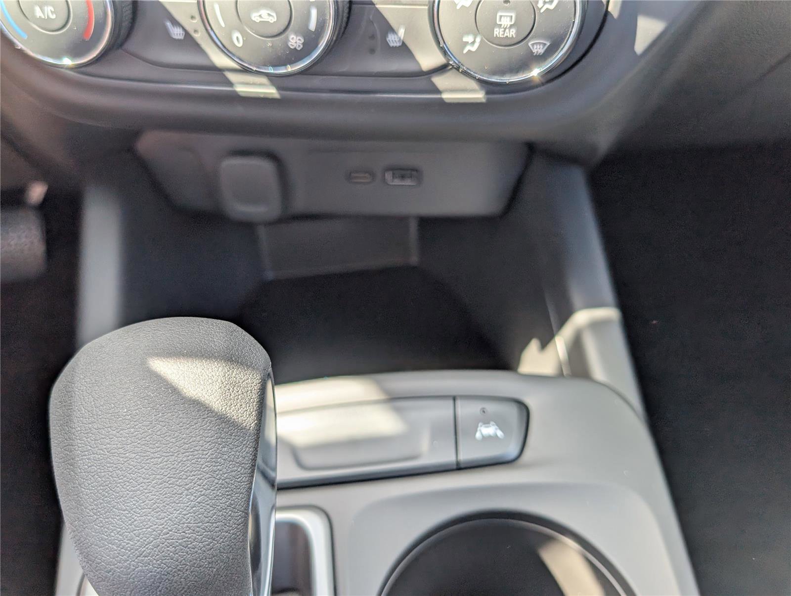 New 2026 Chevrolet Trax RS w/ Sunroof Package FWD image 19