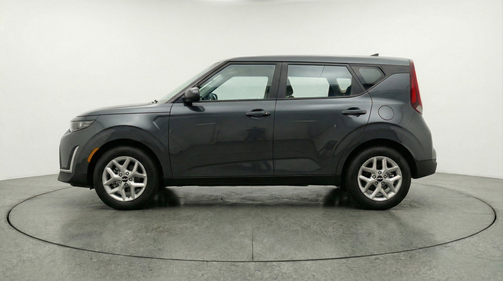 Used 2025 Kia Soul LX w/ LX Technology Package image 5