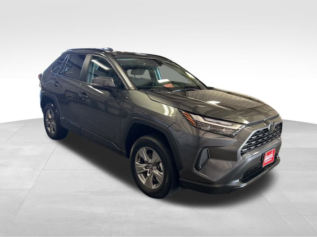 Used 2025 Toyota RAV4 XLE image 7