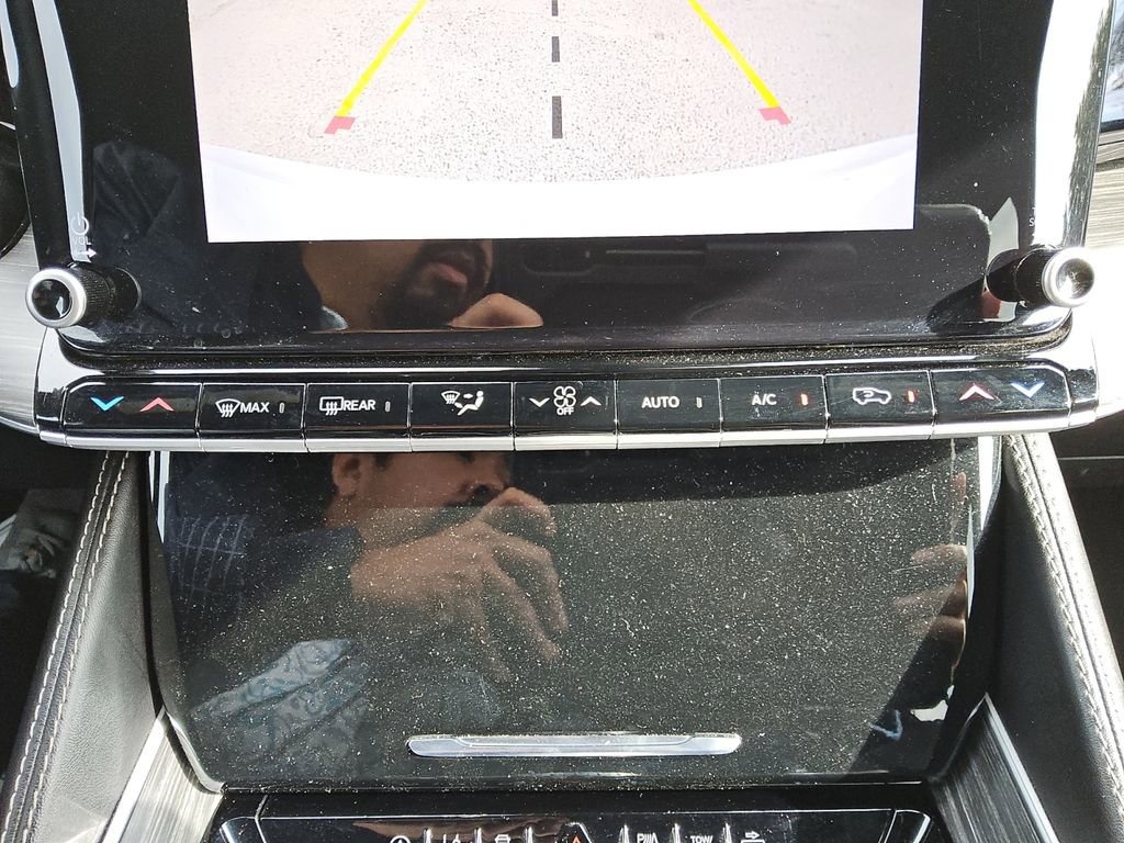 Used 2023 Jeep Wagoneer L Series II w/ Premium Group I image 21