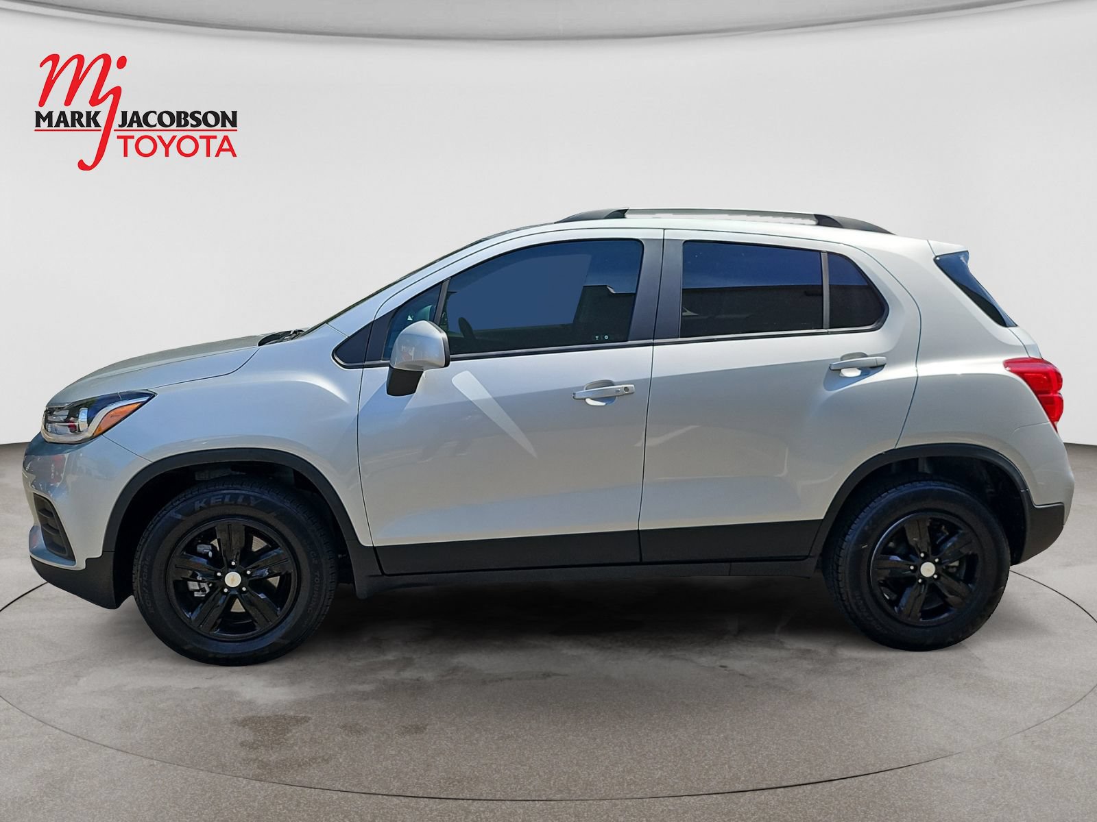 Used 2022 Chevrolet Trax LT w/ LT Convenience Package AWD/4WD image 9