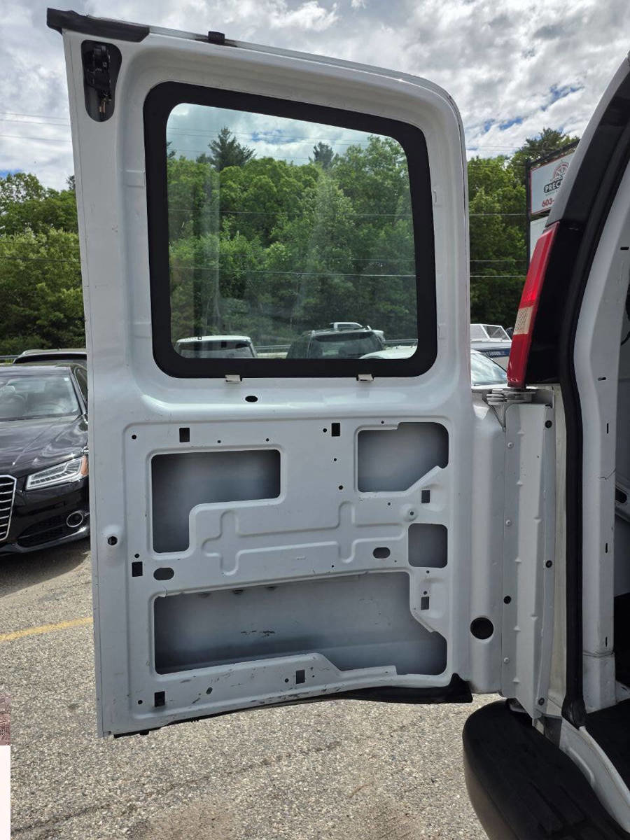 Used 2006 Chevrolet Express 1500 RWD image 15