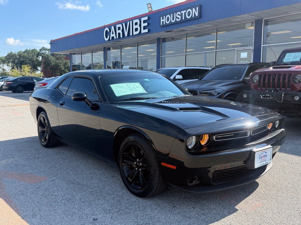 Used 2023 Dodge Challenger SXT RWD image 1