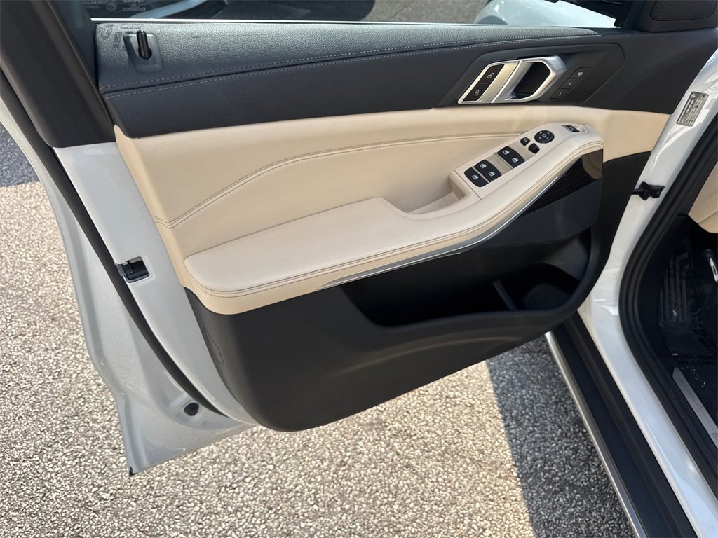 Used 2021 BMW X5 xDrive40i w/ Premium Package 2 image 10