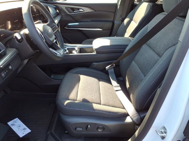 New 2027 Chevrolet Traverse LT w/ Sun and Wheel Package FWD image 6