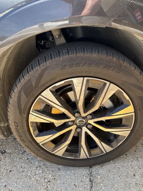 Used 2025 Volvo XC60 B5 Plus image 11