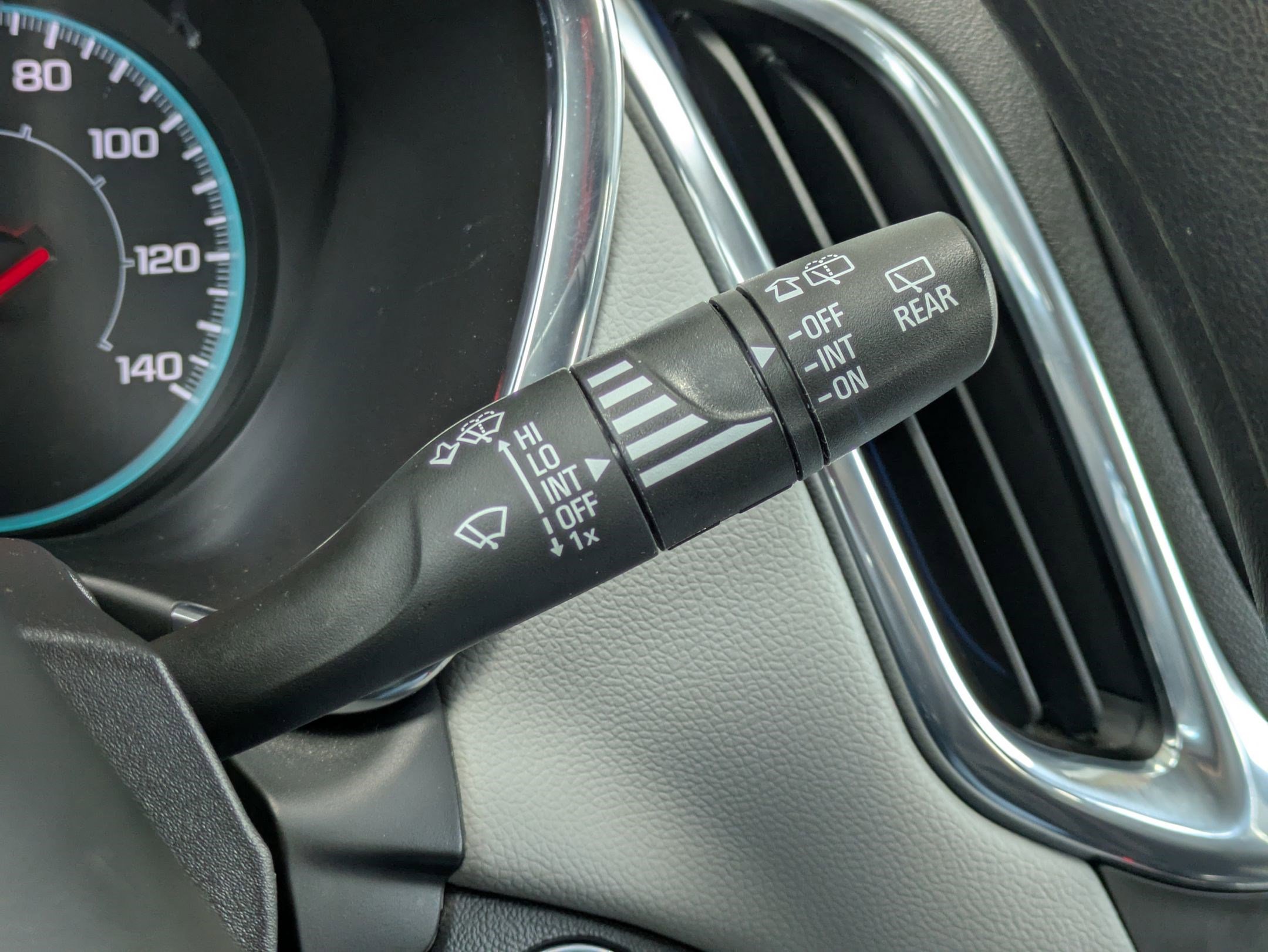 Used 2023 Chevrolet Equinox LS image 16