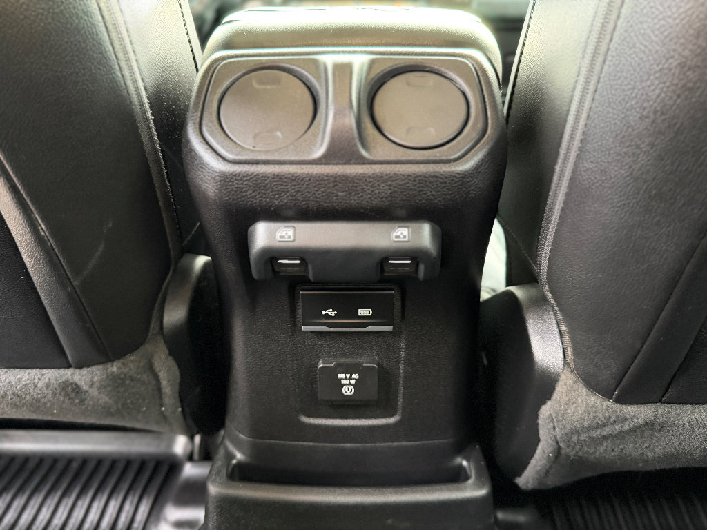 Used 2020 Jeep Wrangler Unlimited Sahara image 12