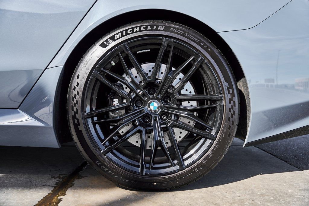 Used 2026 BMW M5 w/ Executive Package image 25