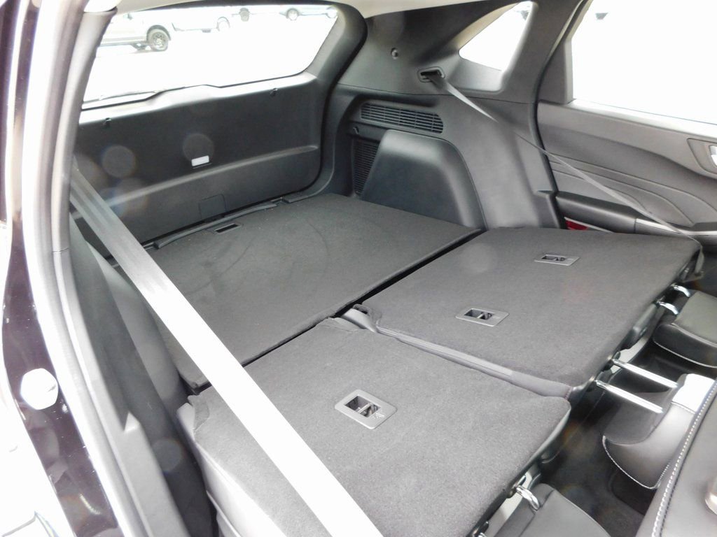 New 2026 Ford Escape Platinum image 27