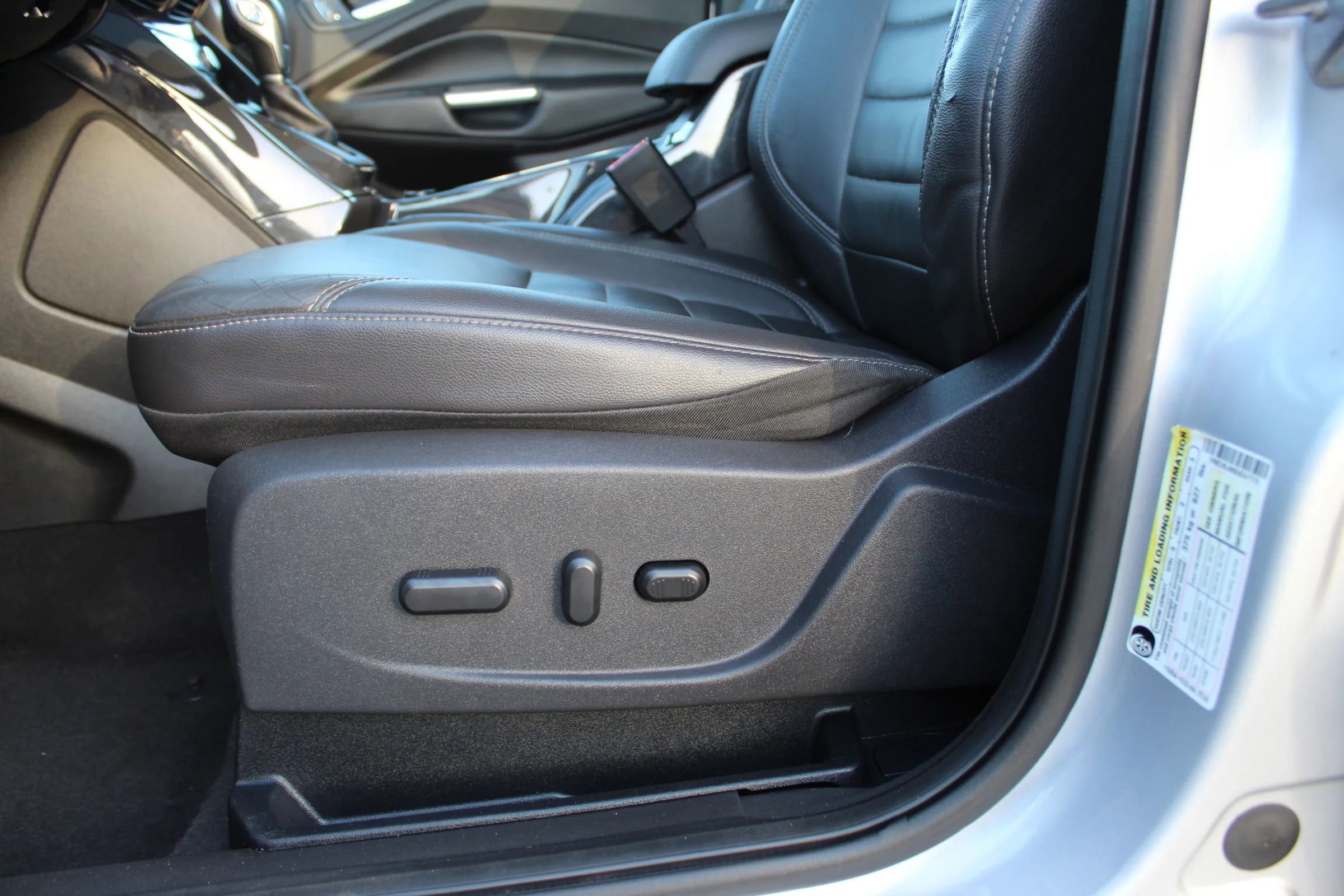 Used 2016 Ford Escape Titanium image 12