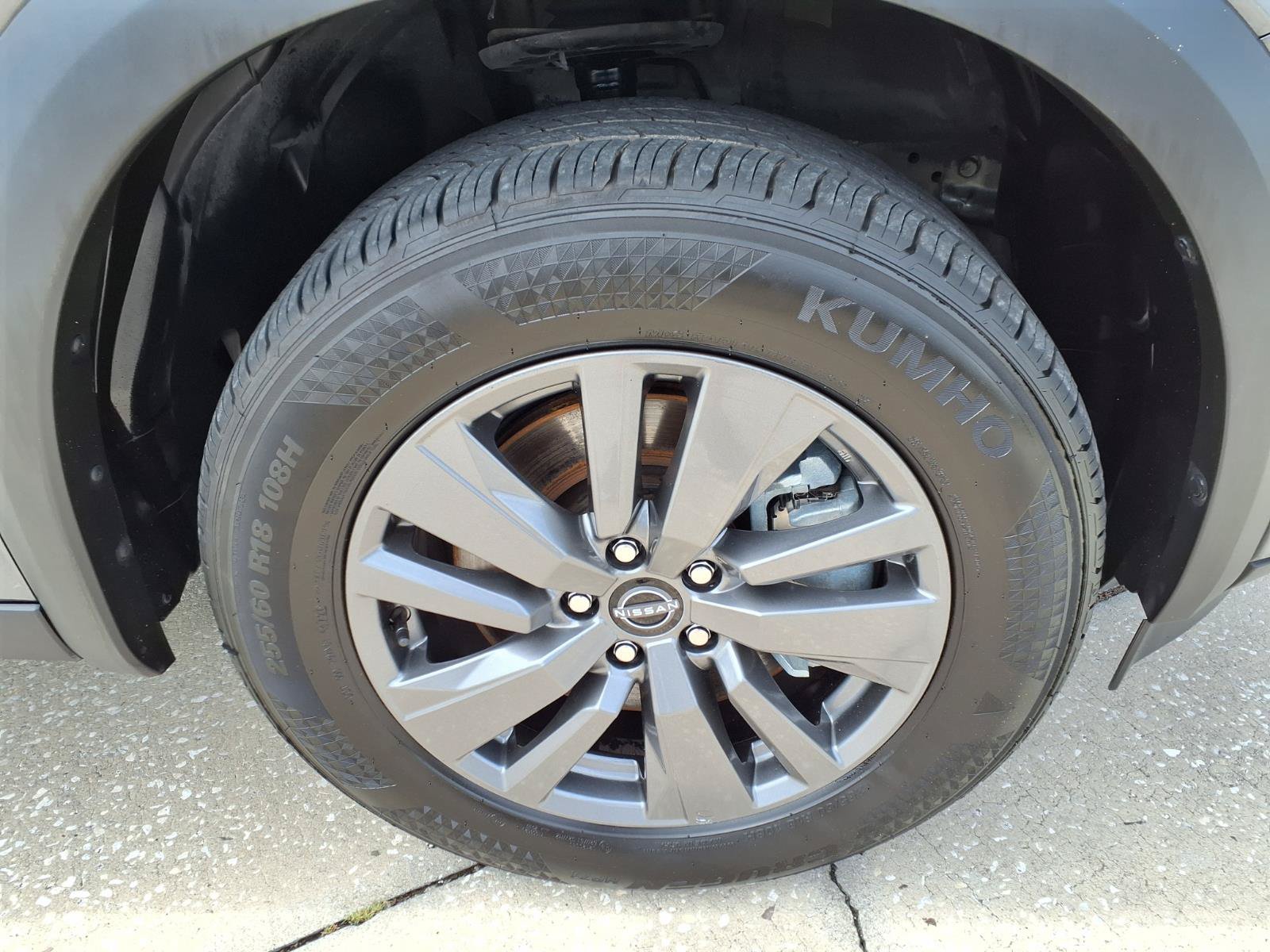 Used 2025 Nissan Pathfinder SV FWD image 9