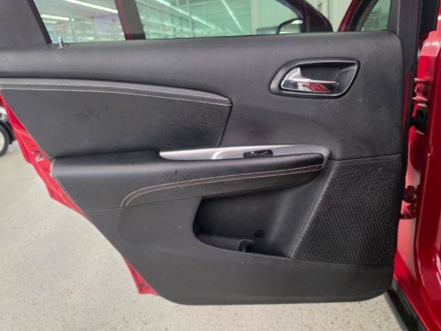 Used 2014 Dodge Journey Limited w/ Flexible Seating Group FWD image 39