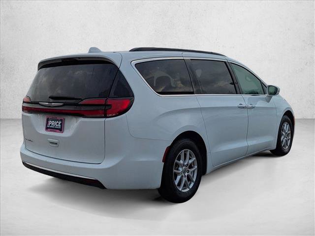 Used 2022 Chrysler Pacifica Touring-L image 5