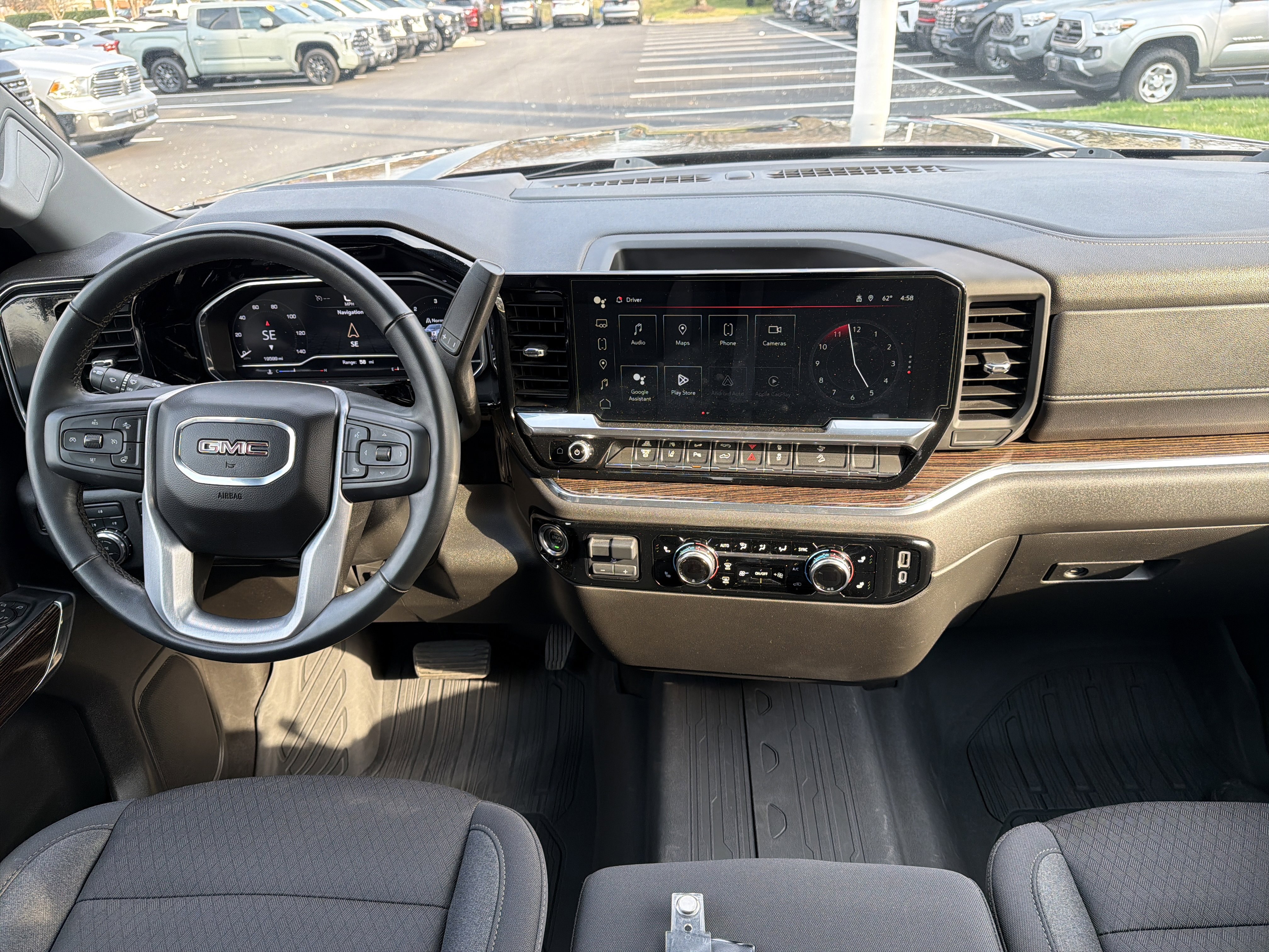 Used 2024 GMC Sierra 2500 SLE w/ Max Trailering Package image 28