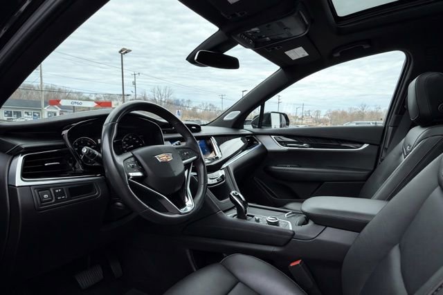 Used 2023 Cadillac XT6 Premium Luxury image 12
