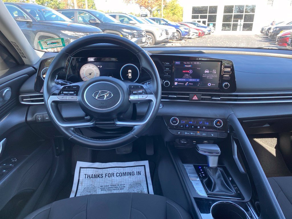 Used 2021 Hyundai Elantra SEL w/ Convenience + Premium Package FWD image 10