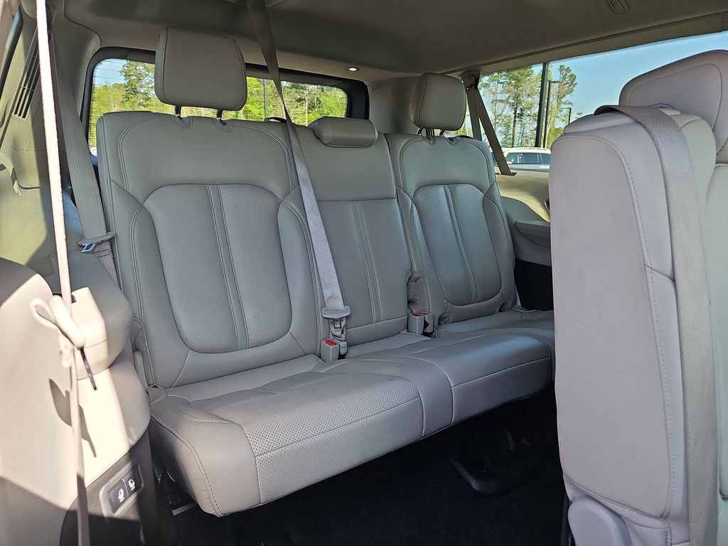 Used 2023 Jeep Wagoneer L Series III image 15