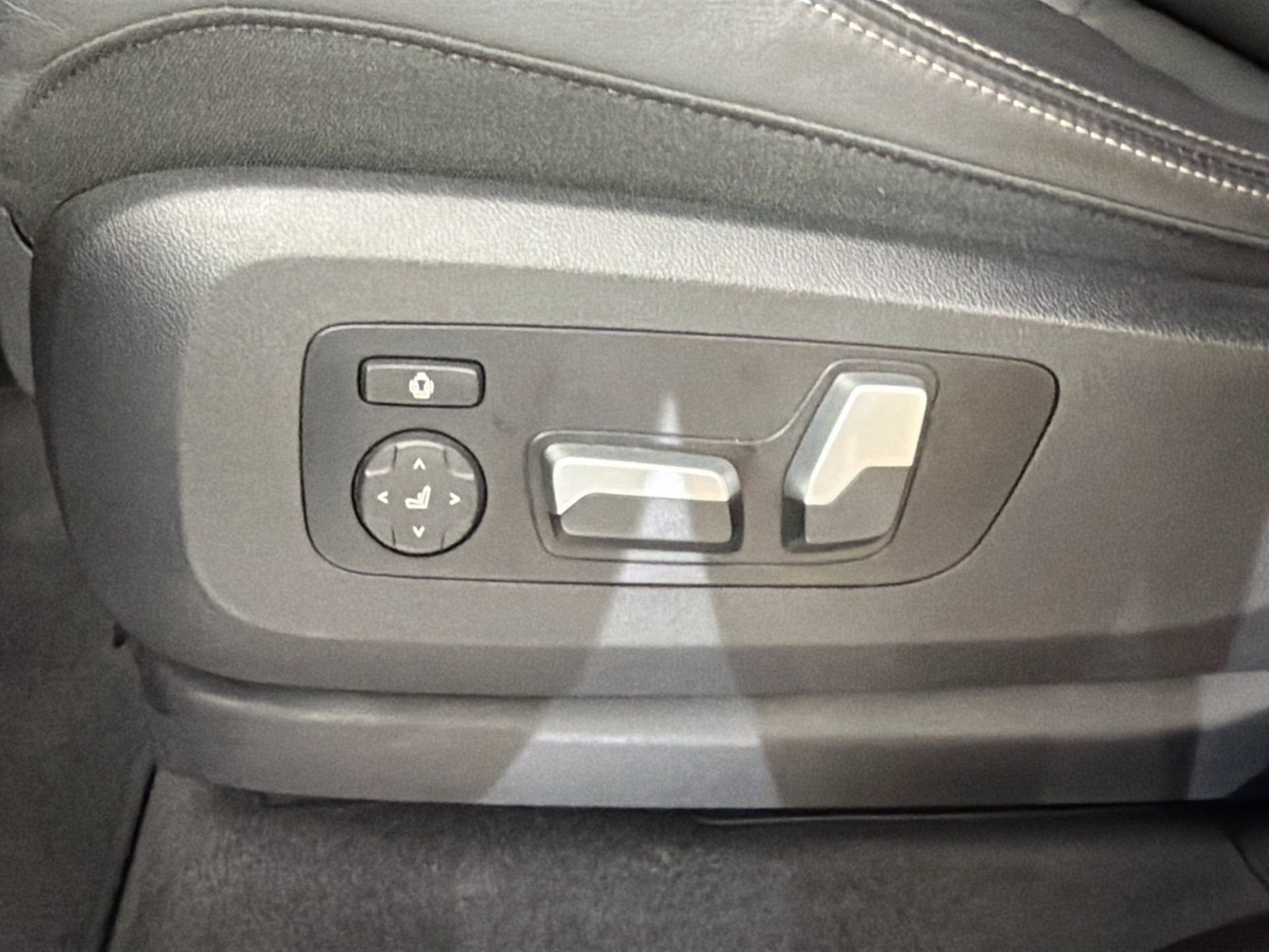 Certified 2024 BMW X5 sDrive40i w/ M Sport Package image 20