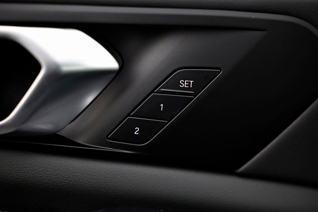 New 2026 BMW X5 xDrive40i w/ M Sport Package image 17