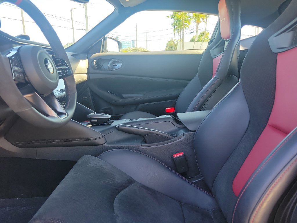 Certified 2024 Nissan Z Performance w/ Floor Mat Package RWD image 19