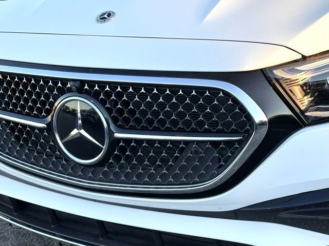Used 2025 Mercedes-Benz E 350 4MATIC Sedan image 6